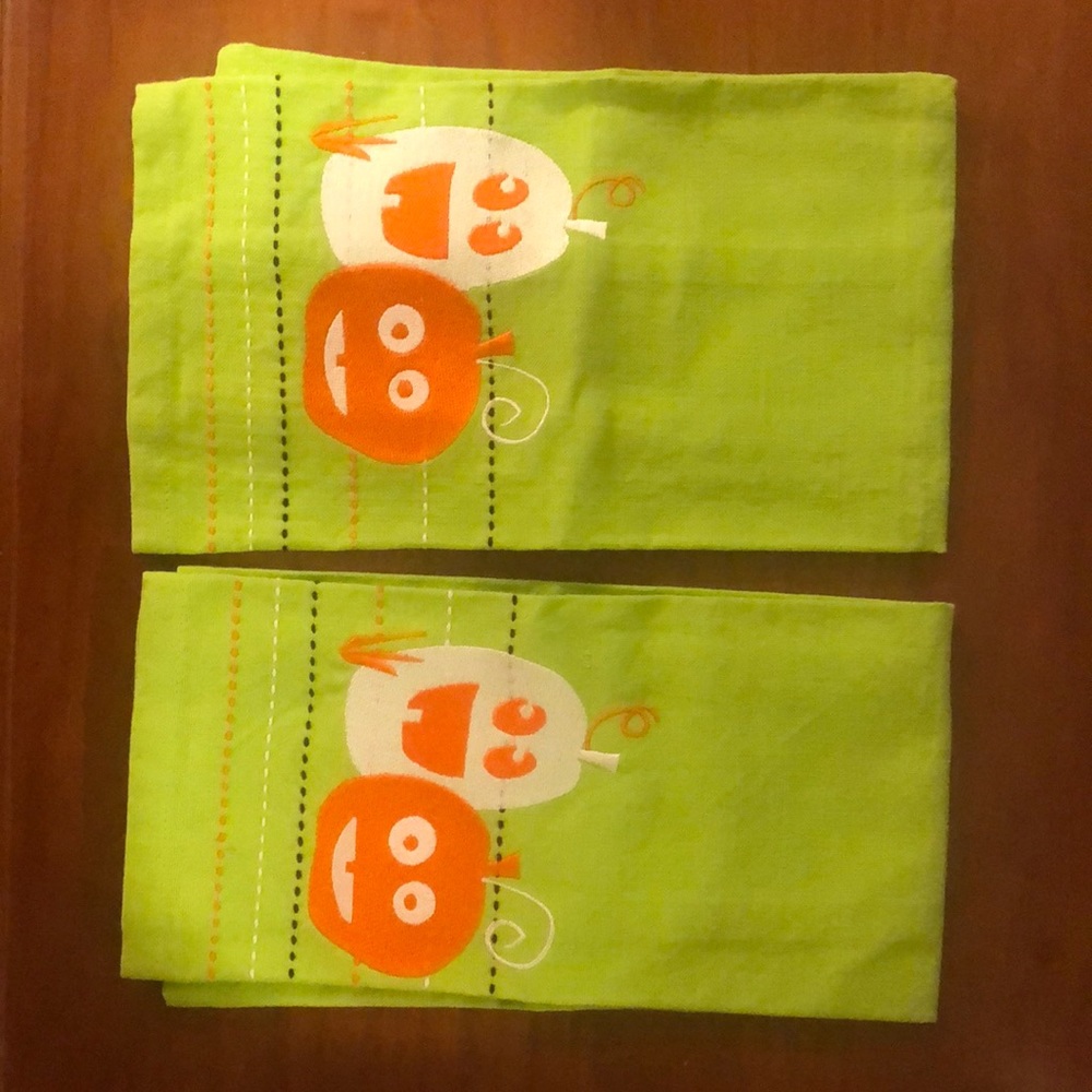 Halloween Tea Towels | New without tags